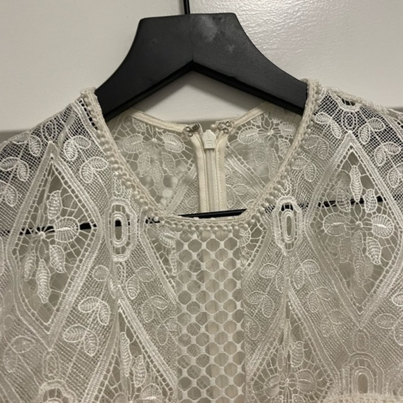 *NWT* Alexis Off White Lace Romper - Picture 3 of 6